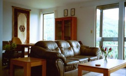 Pictures of Creekside 2 bedroom & den -great view, walk to ski slope
